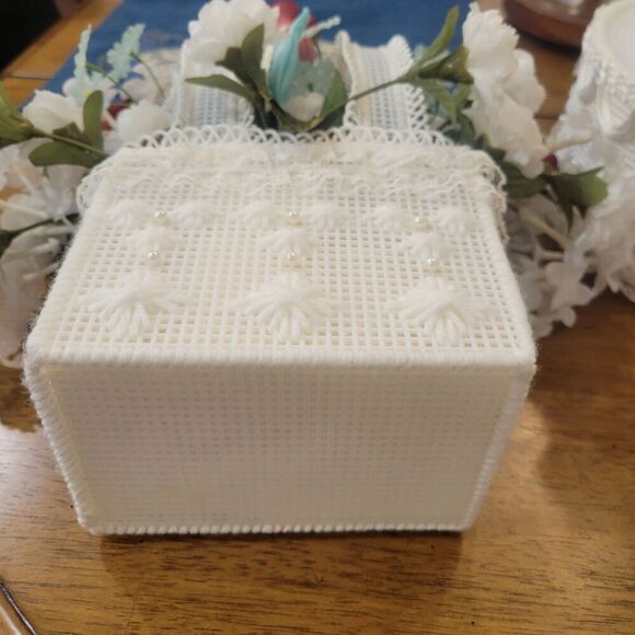 Vintage Plastic Canvas Celebrations 3 tiered wedding cake and basket set floral - Picture 10 of 10